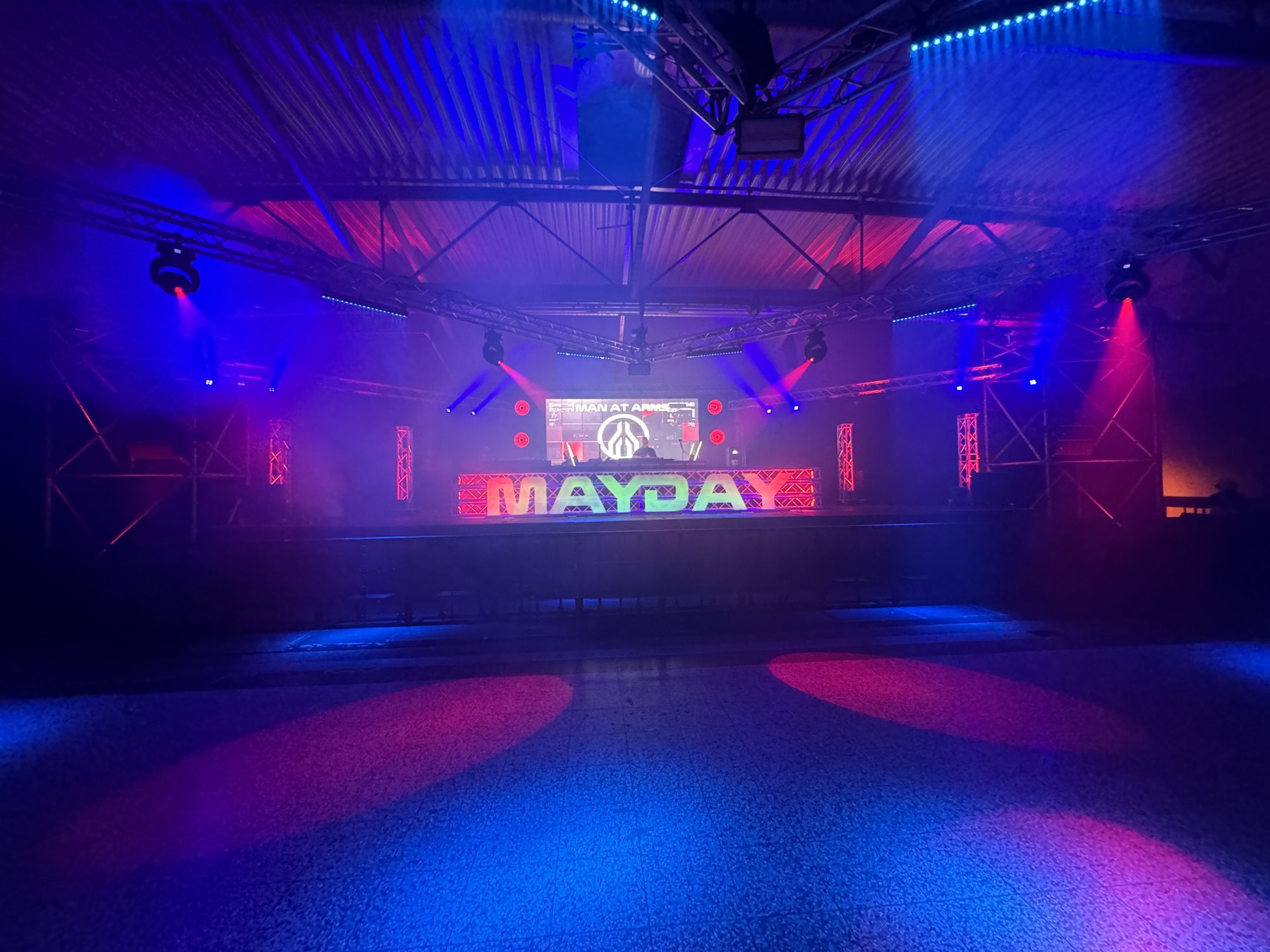 Floor bei Mayday